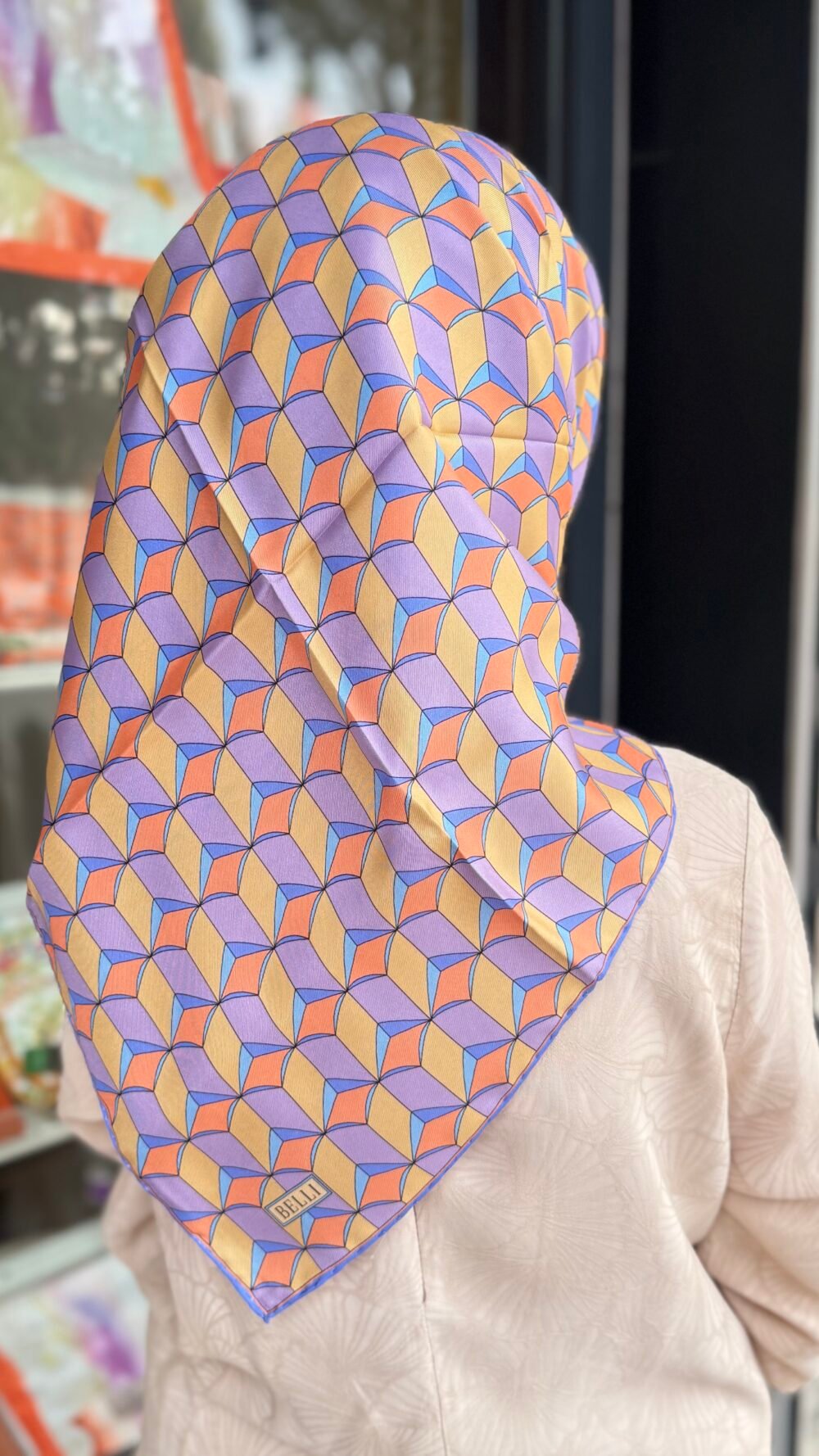 BELLİ İPEK EŞARP