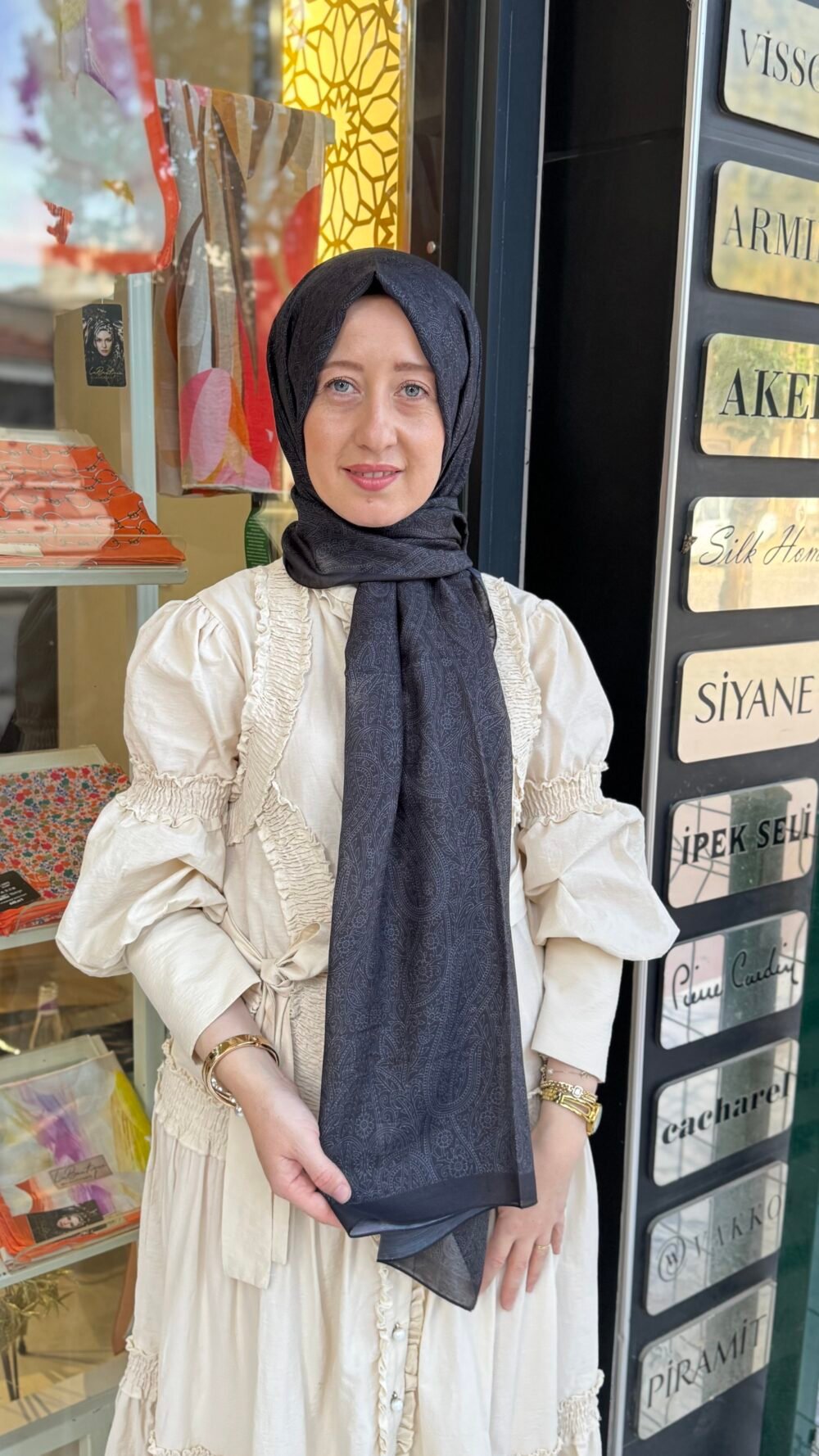 SCARFE DESENLİ ŞAL - Görsel 2